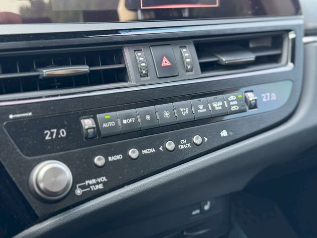 LEXUS凌志 ES200  第14張相片