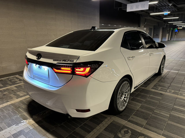 TOYOTA豐田 ALTIS  第2張相片