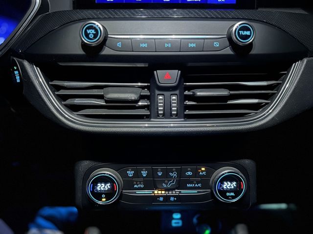 FORD福特 KUGA  第14張相片