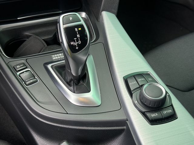 BMW寶馬 320I SEDAN ZA  第12張相片