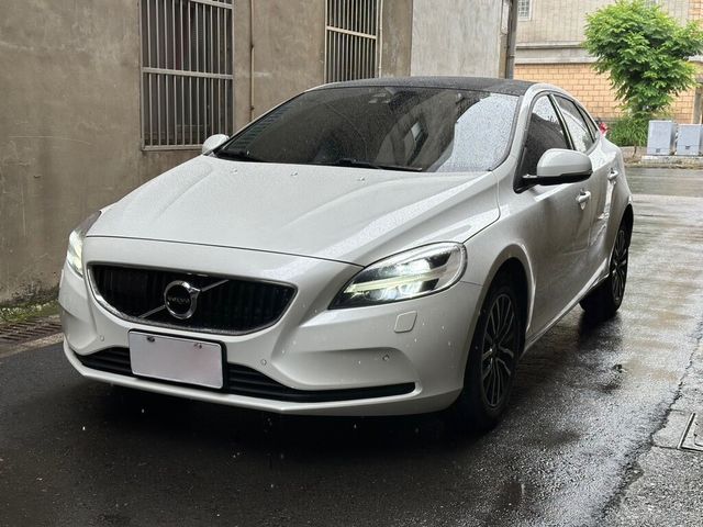 VOLVO富豪 V40  第1張相片