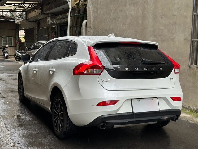 VOLVO富豪 V40  第3張相片