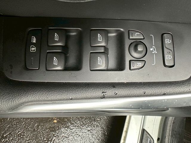 VOLVO富豪 V40  第9張相片