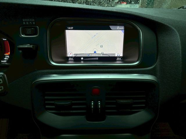VOLVO富豪 V40  第14張相片
