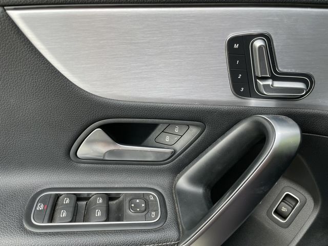 M-BENZ賓士 A220  第10張相片