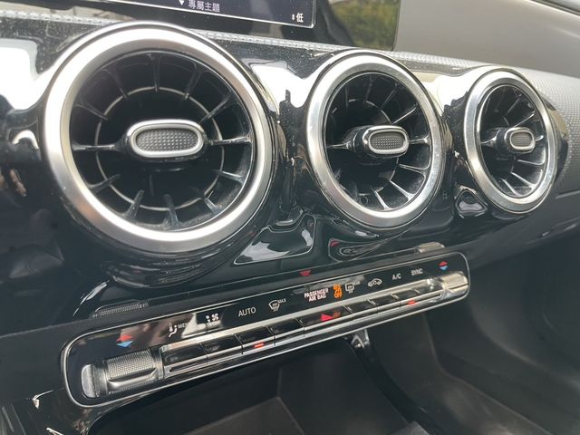 M-BENZ賓士 A220  第15張相片