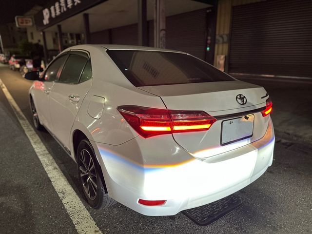 TOYOTA豐田 ALTIS  第3張相片