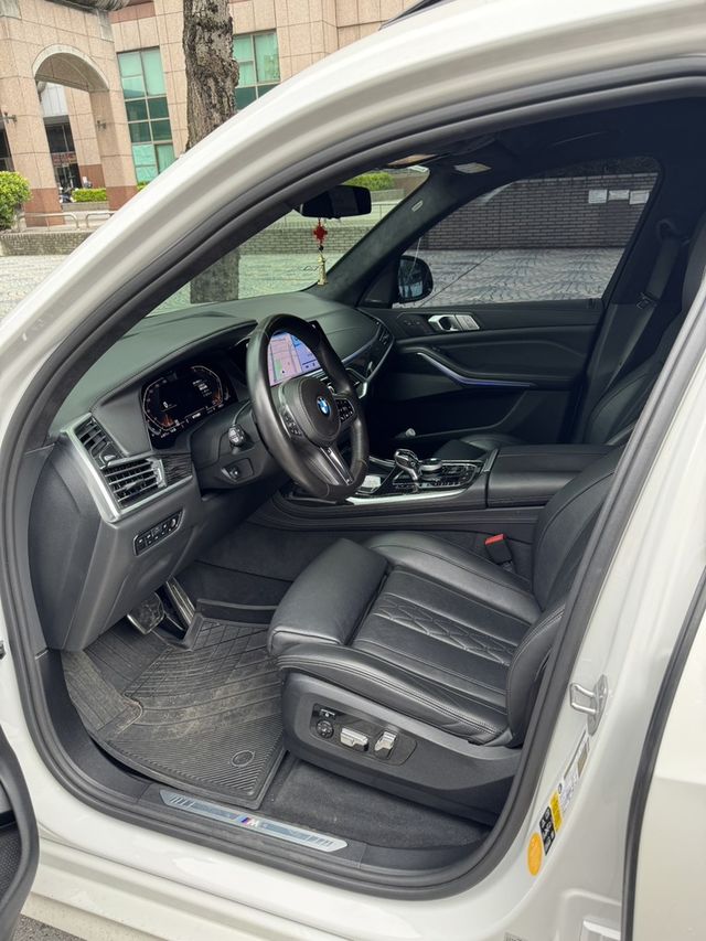 BMW寶馬 X7 XDRIVE50I  第9張相片