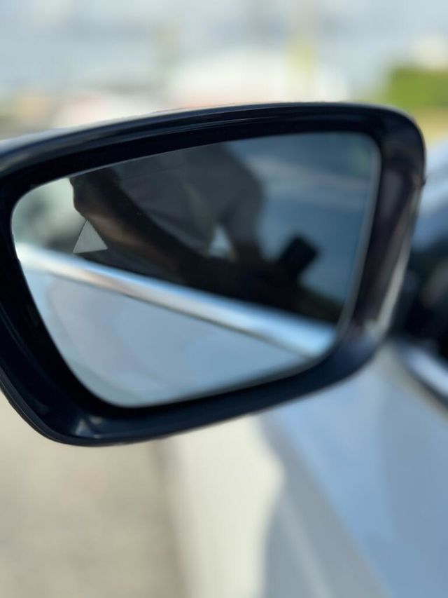 BMW寶馬 330I  第6張相片
