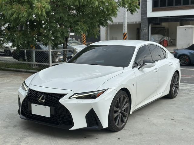LEXUS凌志 IS 300H  第1張相片