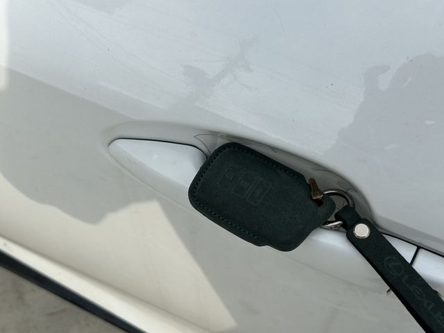 LEXUS凌志 IS 300H  第5張相片