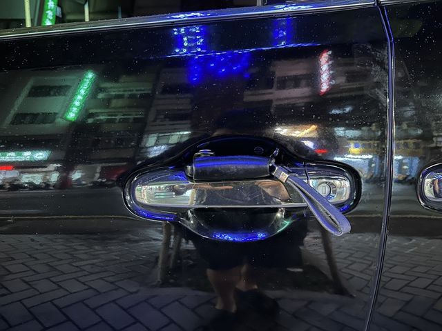 LEXUS凌志 LM300H  第4張相片
