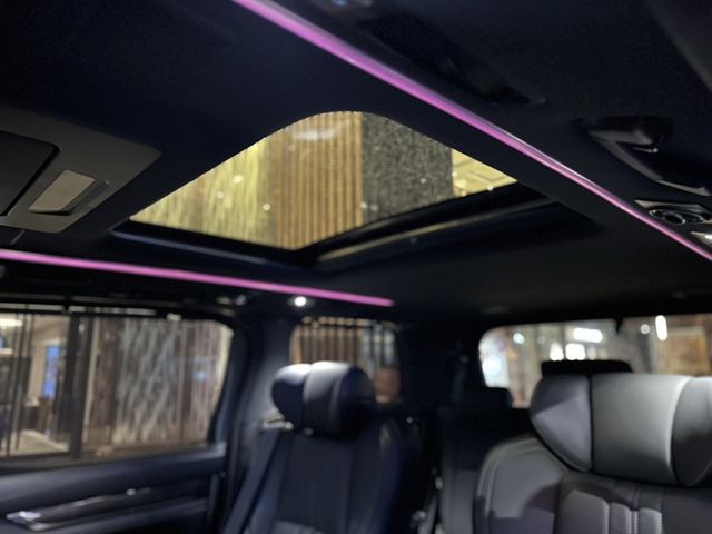 LEXUS凌志 LM300H  第19張相片