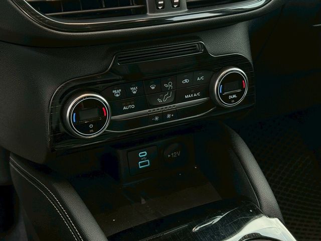 FORD福特 KUGA  第15張相片
