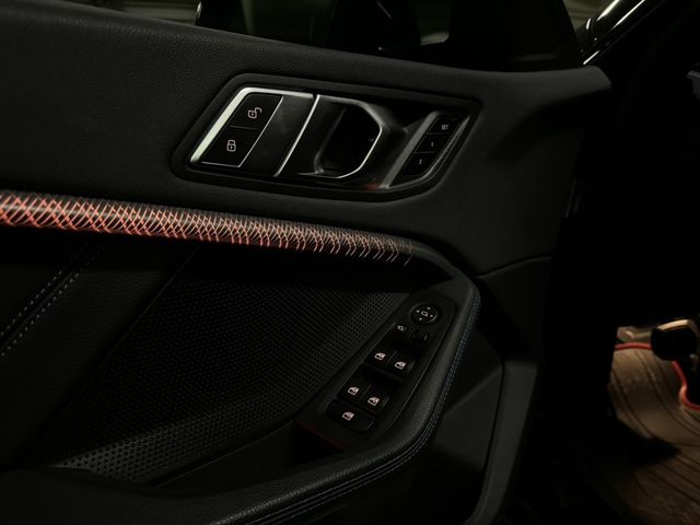 BMW寶馬 218I M SPORT  第11張相片