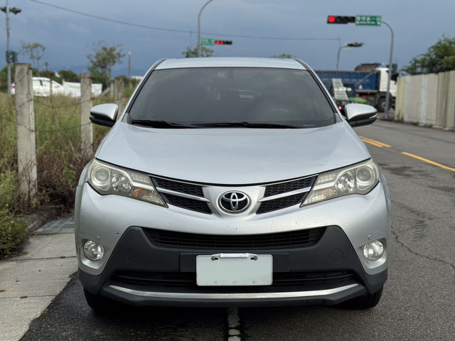 TOYOTA豐田 RAV4  第2張相片