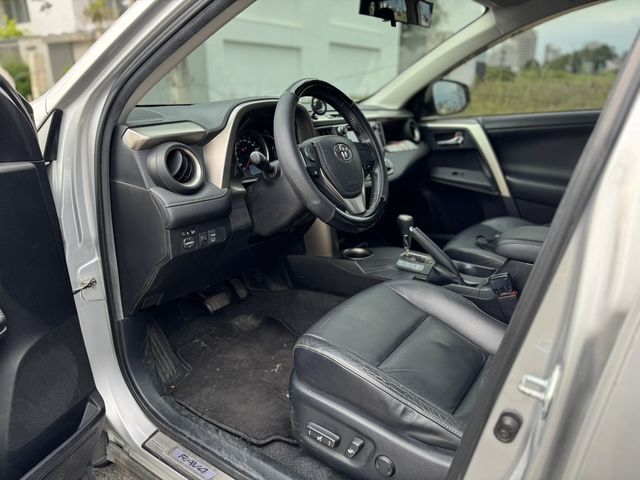 TOYOTA豐田 RAV4  第6張相片