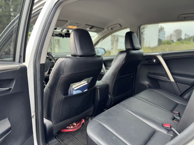 TOYOTA豐田 RAV4  第14張相片