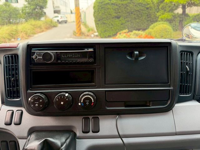 MITSUBISHI三菱 CANTER  第14張相片