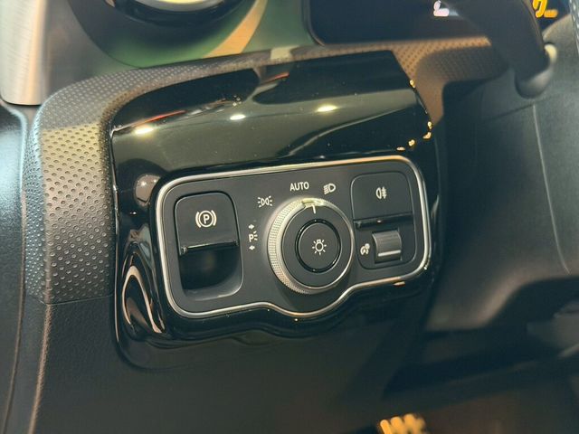 M-BENZ賓士 A180  第11張相片