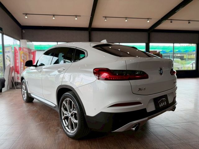 BMW寶馬 X4 XDRIVE20I  第2張相片