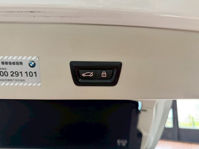 BMW寶馬 X4 XDRIVE20I  第3張相片