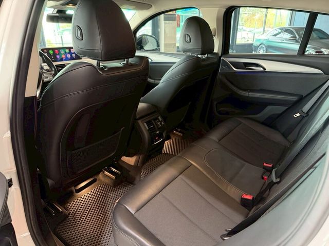 BMW寶馬 X4 XDRIVE20I  第18張相片