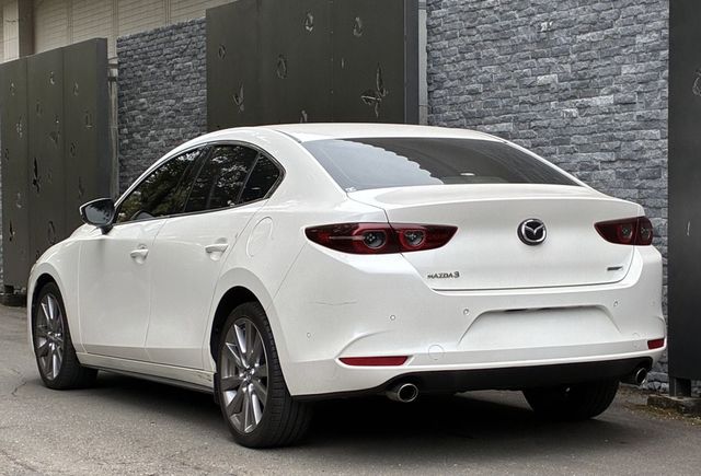 MAZDA馬自達 MAZDA 3  第2張相片