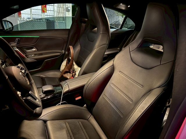 M-BENZ賓士 CLA200  第6張相片