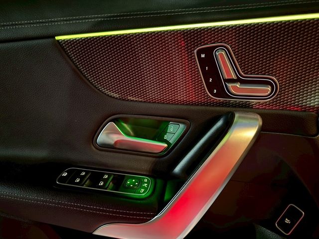 M-BENZ賓士 CLA200  第7張相片