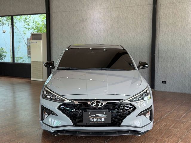 HYUNDAI現代 ELANTRA  第2張相片
