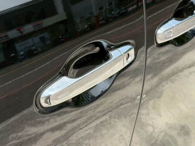 TOYOTA豐田 ALPHARD  第5張相片