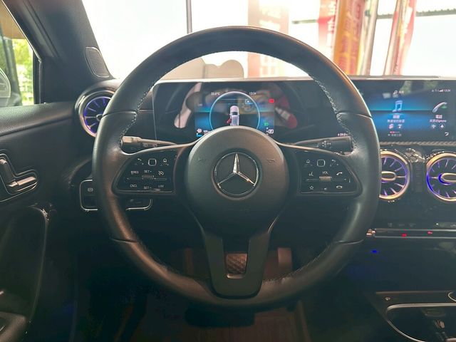 M-BENZ賓士 A180  第11張相片
