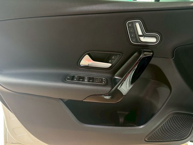 M-BENZ賓士 A180  第12張相片