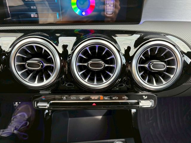 M-BENZ賓士 A180  第12張相片