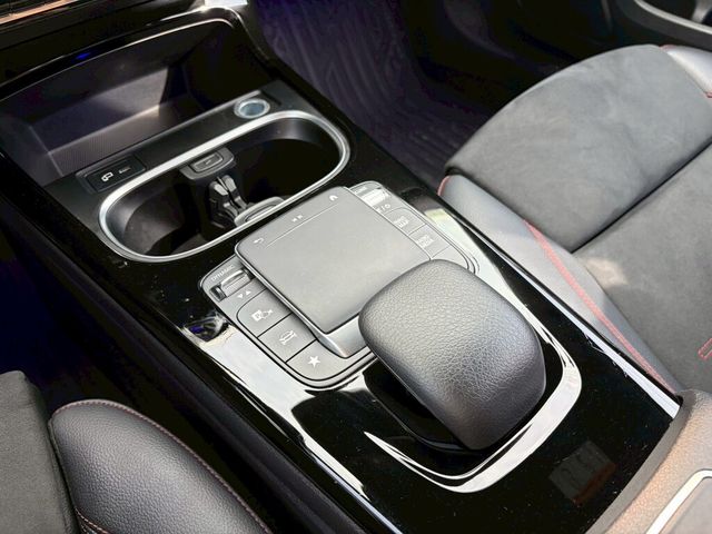 M-BENZ賓士 A180  第13張相片