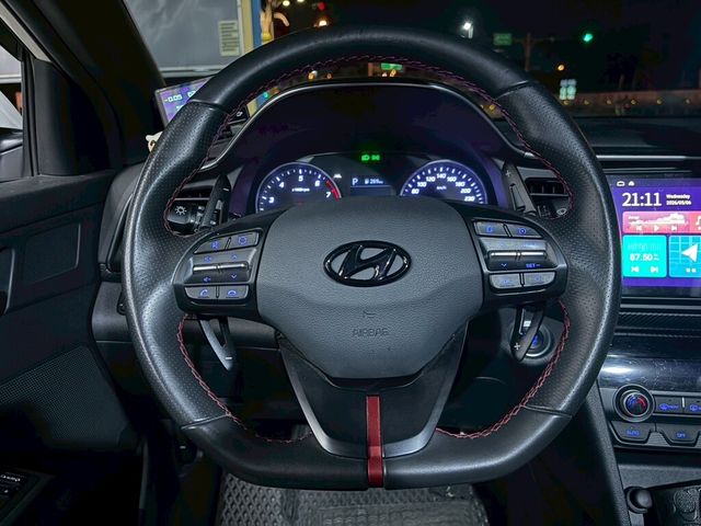 HYUNDAI現代 ELANTRA  第8張相片