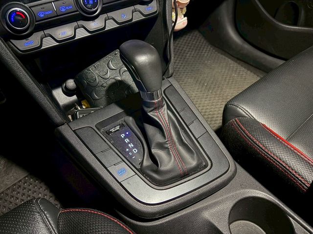 HYUNDAI現代 ELANTRA  第14張相片