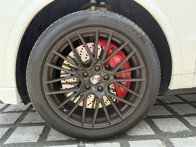 PORSCHE保時捷 CAYENNE  第17張相片
