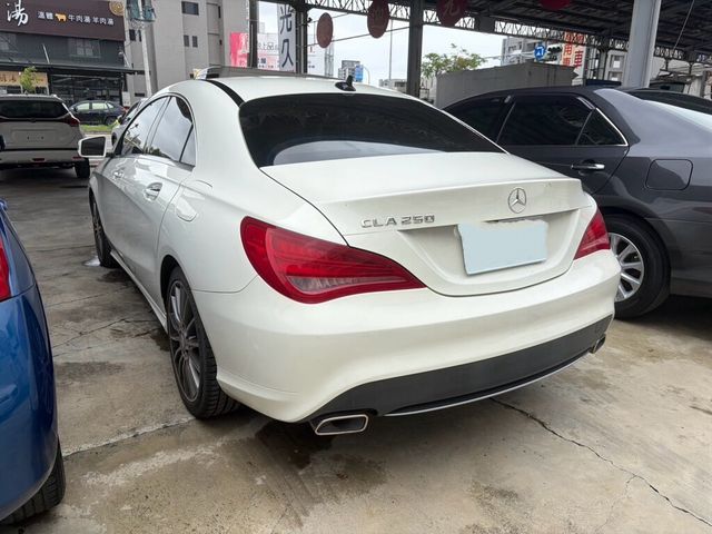 M-BENZ賓士 CLA250  第3張相片