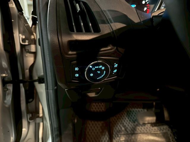 FORD福特 FOCUS  第12張相片