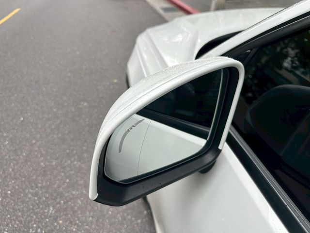 VOLVO富豪 XC40  第5張相片
