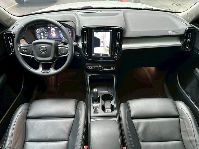VOLVO富豪 XC40  第8張相片