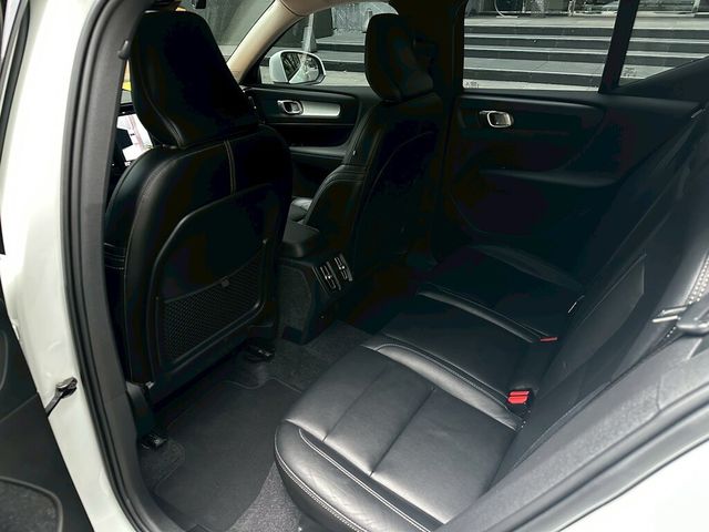 VOLVO富豪 XC40  第18張相片