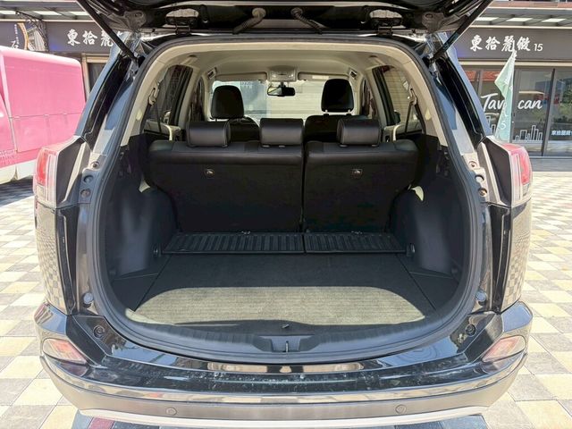 TOYOTA豐田 RAV4  第3張相片