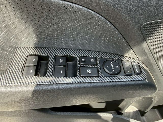 HYUNDAI現代 ELANTRA  第8張相片