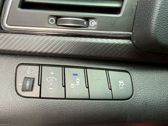 HYUNDAI現代 ELANTRA  第9張相片