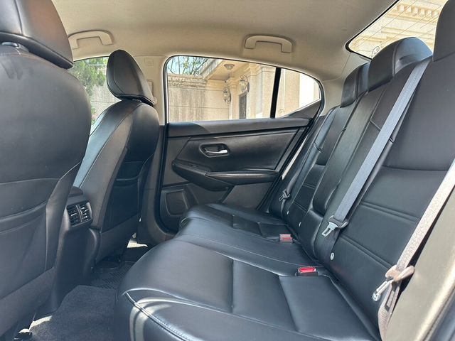 NISSAN日產 SENTRA  第18張相片