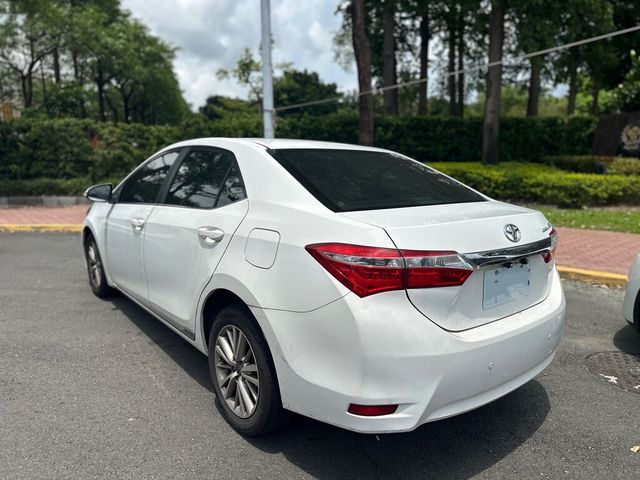 TOYOTA豐田 ALTIS  第2張相片