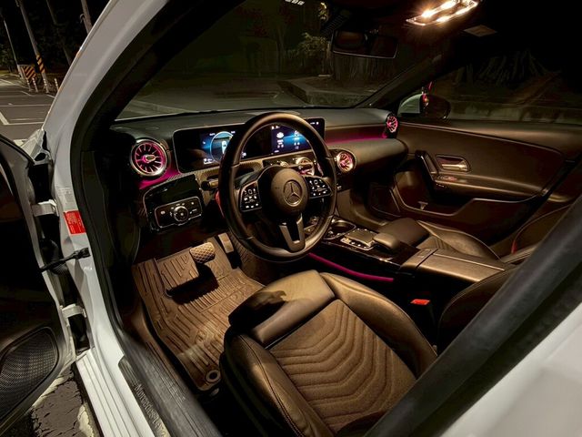 M-BENZ賓士 A180  第6張相片